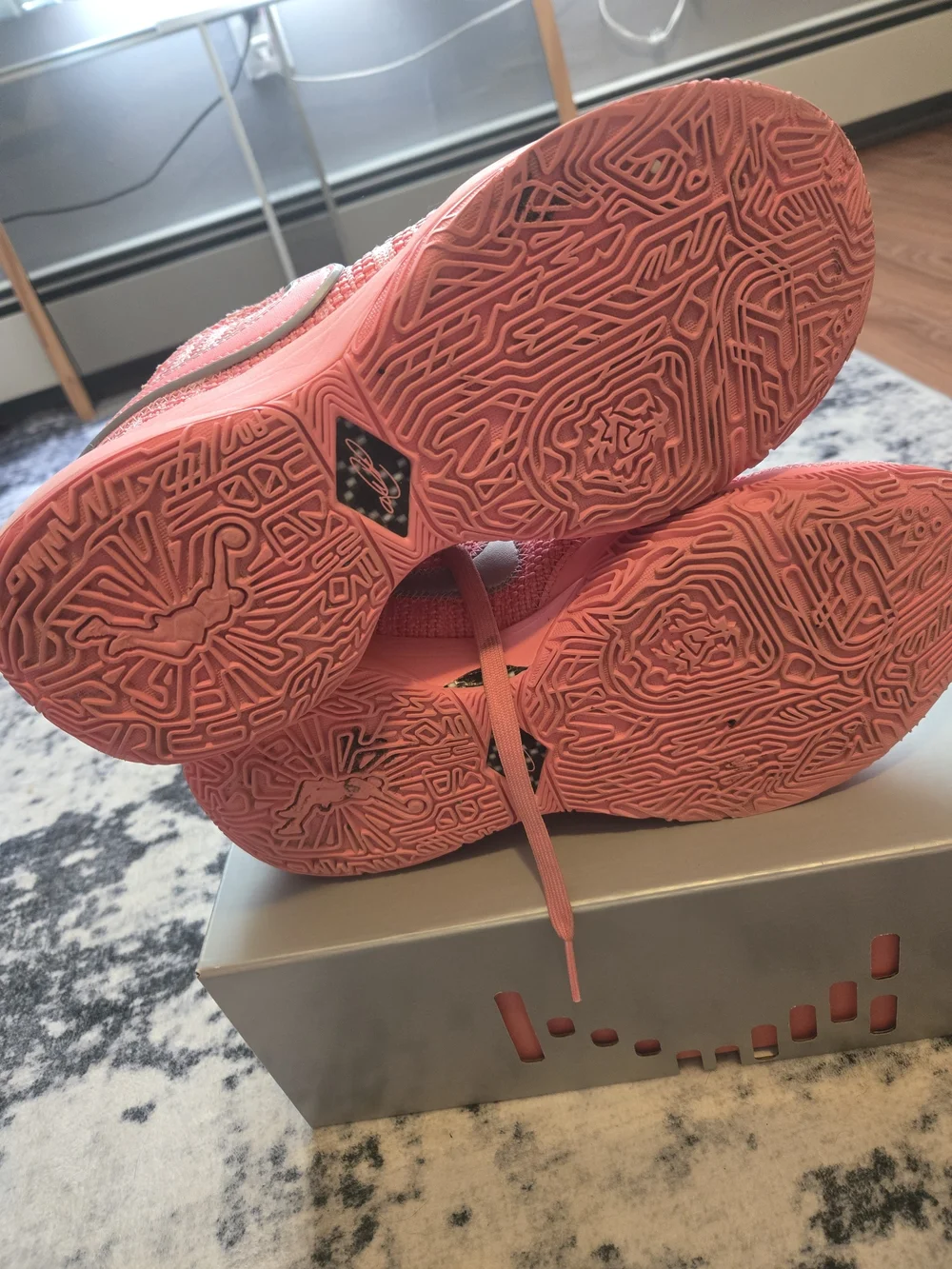 Nike Pink Knit Men's Sneakers